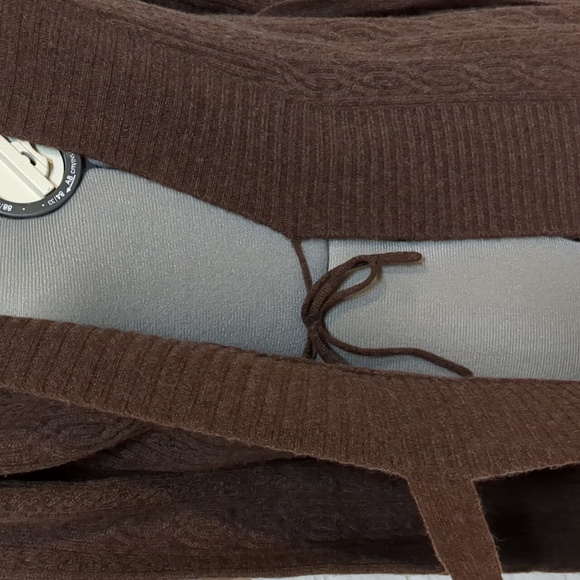 Marconi Cashmere wrap sweater, brown, Small or XS - Picture 5 of 7